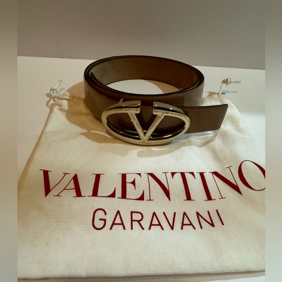 Valentino Garavani Handbags - Nude Patent Leather Valentino V Logo Bely